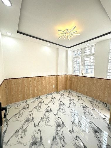 Gởi phí 2%..Mình chính chủ,bán nhà 3 tầng,đường 6m.KDC hiện hữu 100%..