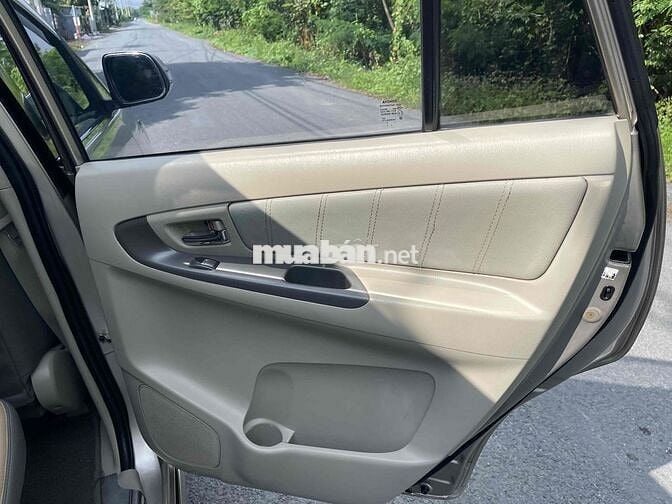 Bán xe Toyota Innova 2015