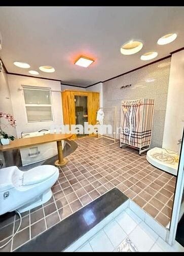 Tôi cần bán nhà 5tầng full nội thất mặt ngõ ô tô chánh đỗ kinh doanh.