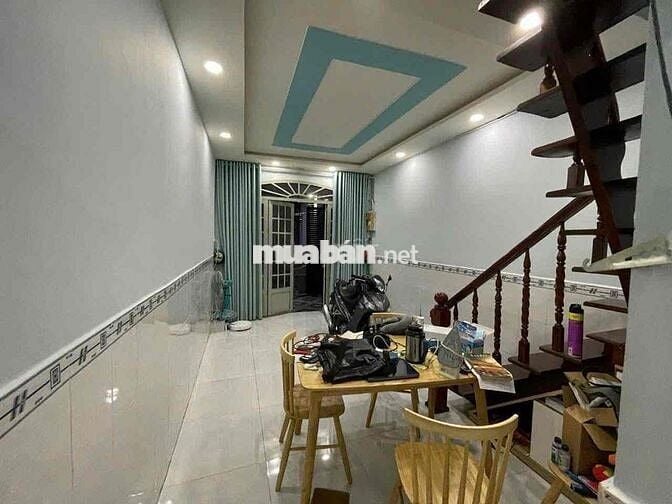 Mình cần share phòng ban công trong nhà nguyên căn XVNT