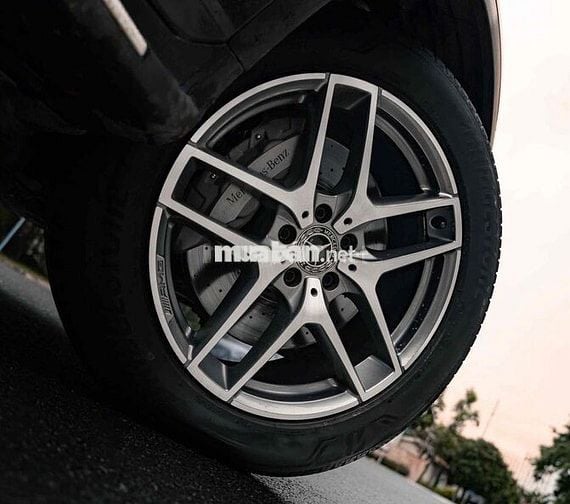 LONG ANH AUTO về Mercedes GLC300 4Matic 2019