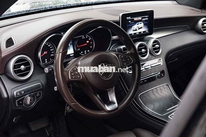 LONG ANH AUTO về Mercedes GLC300 4Matic 2019