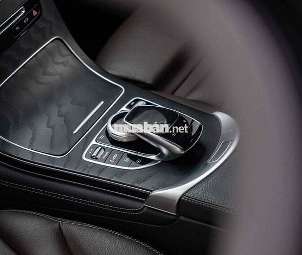 LONG ANH AUTO về Mercedes GLC300 4Matic 2019