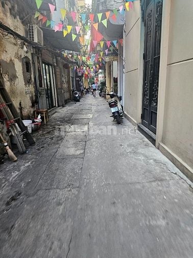 Bán nhà ngõ 392 Phố Bạch Mai. DT 33m x 5T. Nhà đẹp gần Ô tô