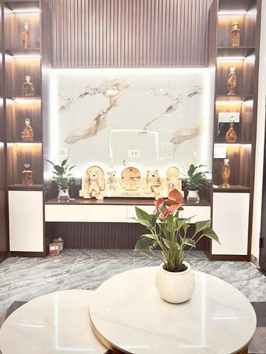 Bán nhà quận Hai Bà Trưng, 30m ra mặt phố, sân để xe riêng, 35m,5 tầng