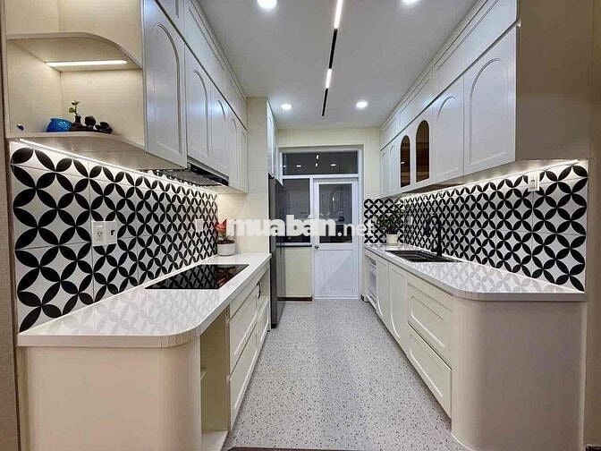 bán gấp căn 2pn liền kề PMH Q7. Nhỉnh 5 tỷ. Dòng thu sẵn 20tr