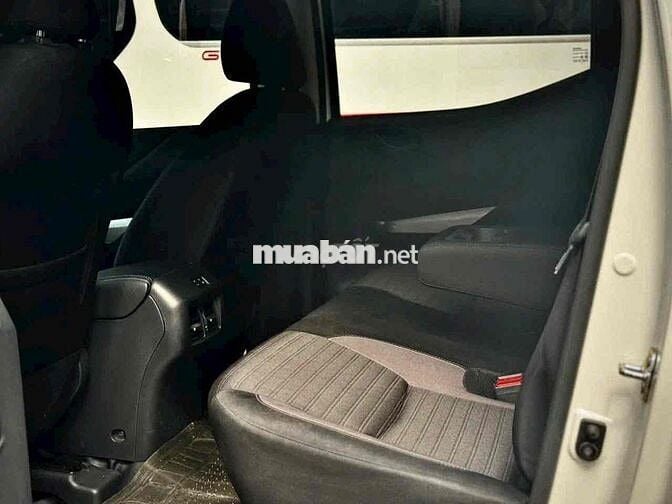 Nissan Navara 2024 EL 2.3 AT 2WD - 24000 km