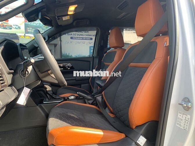 Mitsubishi Triton 2024 Trắng 30.000km