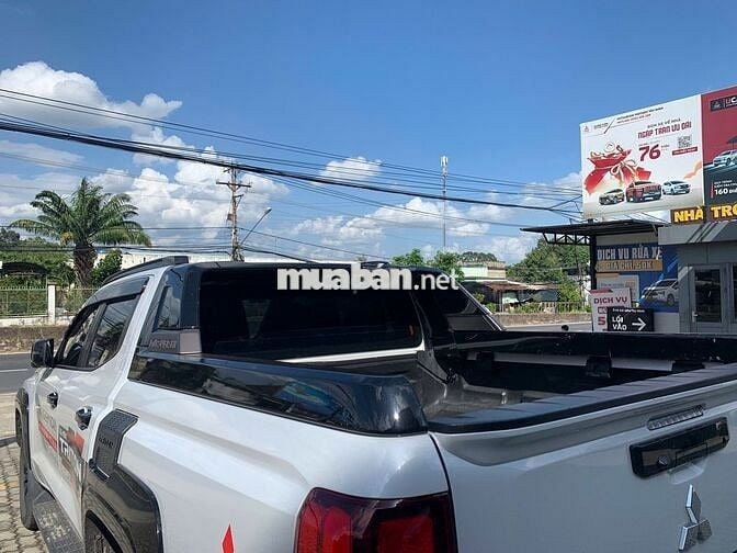 Mitsubishi Triton 2024 Trắng 30.000km
