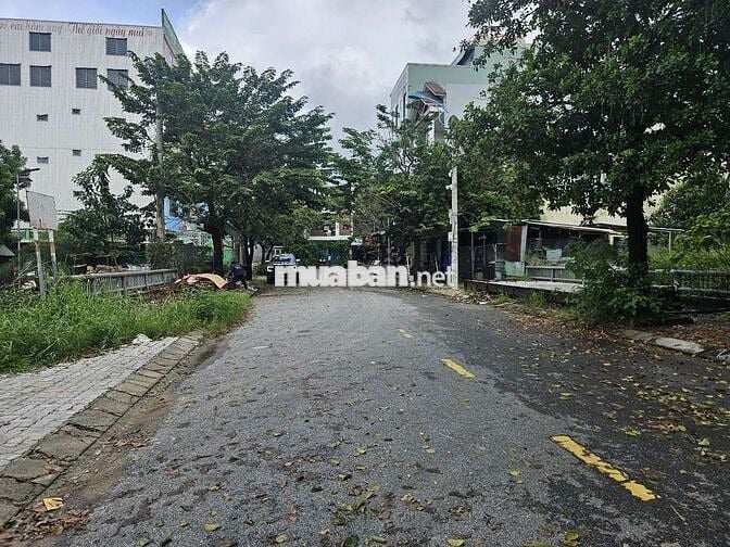 BÁN LÔ ĐẤT 3 MẶT TIỀN TRUNG TÂM QUẬN CẨM LỆ. HƠN 700M2