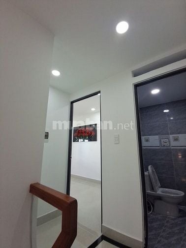 Nhà Q12 đúc 1 trệt 1lầu 2 phòng ngủ 