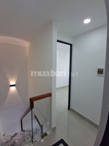 Nhà Q12 đúc 1 trệt 1lầu 2 phòng ngủ 