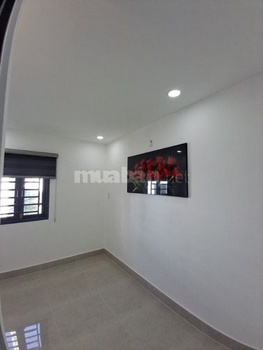 Nhà Q12 đúc 1 trệt 1lầu 2 phòng ngủ 