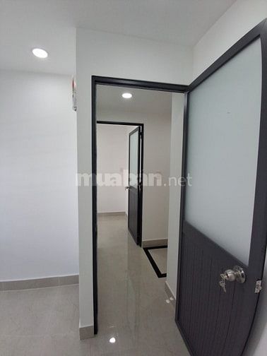 Nhà Q12 đúc 1 trệt 1lầu 2 phòng ngủ 