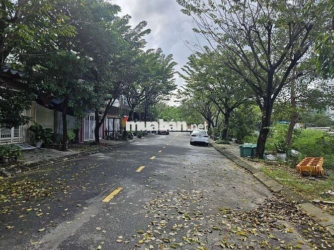 BÁN LÔ ĐẤT 3 MẶT TIỀN TRUNG TÂM QUẬN CẨM LỆ. HƠN 700M2