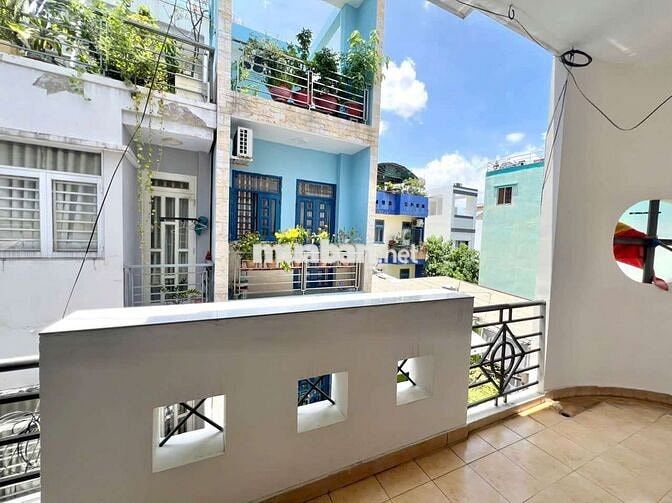 CĂN HỘ BAN CÔNG FULL NỘI THẤT NGAY TOÀ NHÀ VIETTEL