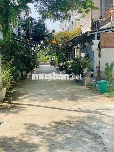 Bán đất diện tích 126m2. Hẻm xe hơi. View rạch GS thoáng mát