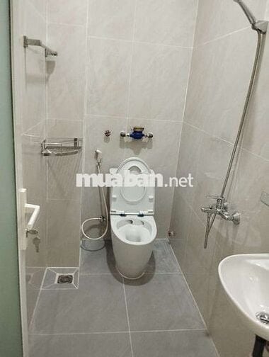 Phòng trọ mới xây dựng, nằm trên đường Lạc Long Quân, Nội thất mới