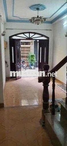 NGUYÊN CĂN QUẬN 10 ( 4 PHÒNG ) CÓ SÂN THƯỢNG