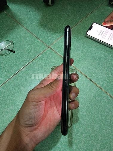 cần bán iphone 11 promax 256  