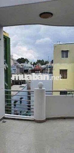 NGUYÊN CĂN QUẬN 10 ( 4 PHÒNG ) CÓ SÂN THƯỢNG