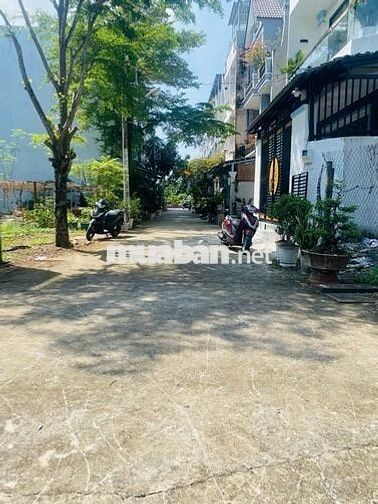 Bán đất diện tích 126m2. Hẻm xe hơi. View rạch GS thoáng mát