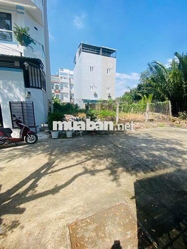 Bán đất diện tích 126m2. Hẻm xe hơi. View rạch GS thoáng mát