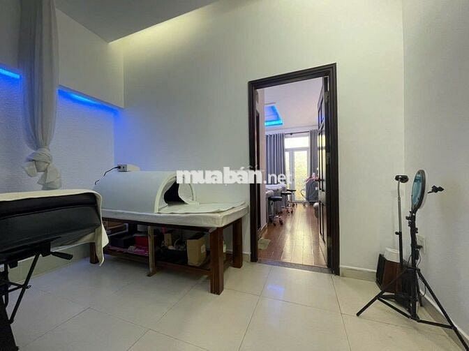 Nhà mặt tiền p. Dakao khu đông đúc, spa/ showroom, VP,... ok ạ