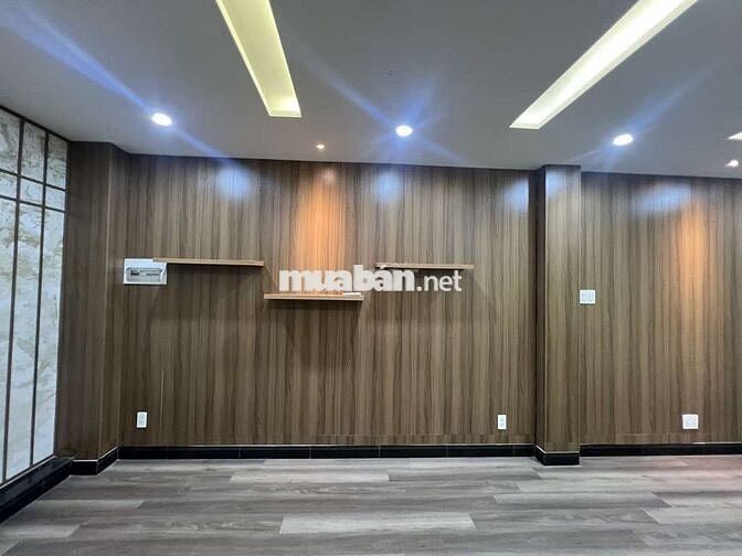 Bán nhà mặt tiền Nguyễn Trọng Tuyển, nhà đẹp tốt giá.