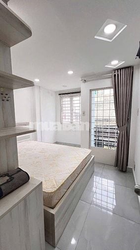 Nhà ngay Trường Sa - Quận 3 DT 55m2 giá 1 Tỷ 940 hẻm rộng, dọn ở ngay