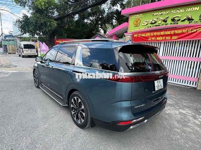 Kia Carnival 2022 2.2D Signature cần bán gấp