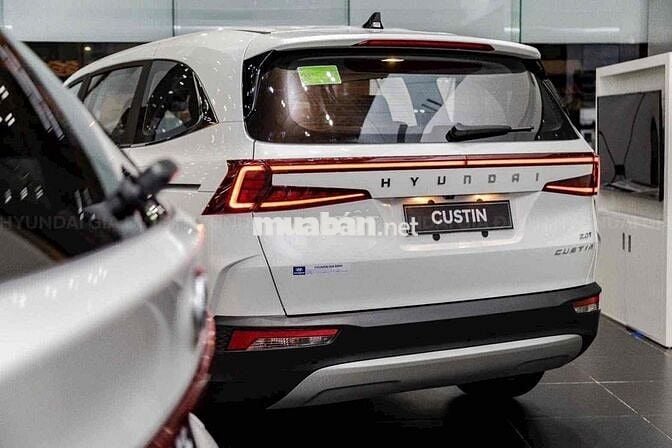 Hyundai Custin 1.5 trả trước chỉ từ 175 tr nhận xe