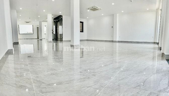 Cho Thuê Toà Nhà Văn Phòng Cao Cấp Vị Trí Đắc Địa Mặt Tiền Đường Lớn