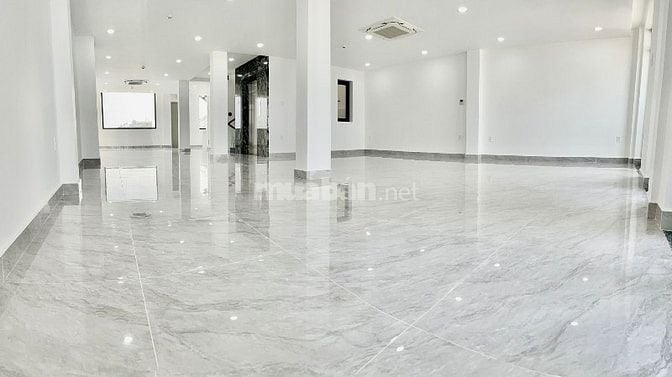 Cho Thuê Toà Nhà Văn Phòng Cao Cấp Vị Trí Đắc Địa Mặt Tiền Đường Lớn
