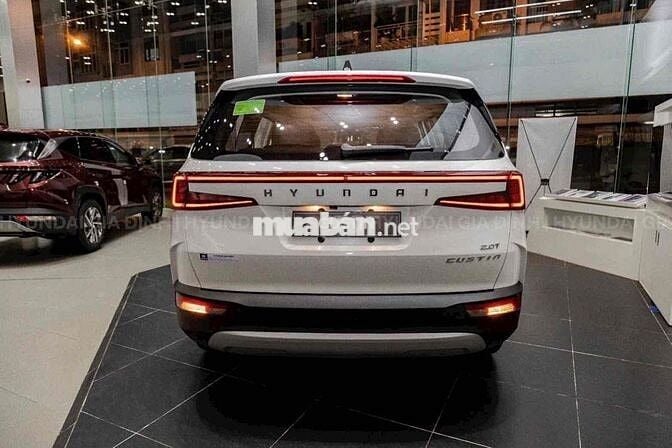 Hyundai Custin 1.5 trả trước chỉ từ 175 tr nhận xe
