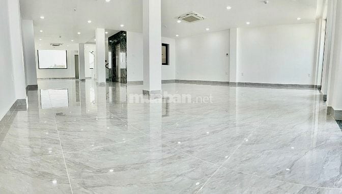 Cho Thuê Toà Nhà Văn Phòng Cao Cấp Vị Trí Đắc Địa Mặt Tiền Đường Lớn