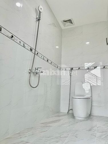 Cho Thuê Toà Nhà Văn Phòng Cao Cấp Vị Trí Đắc Địa Mặt Tiền Đường Lớn