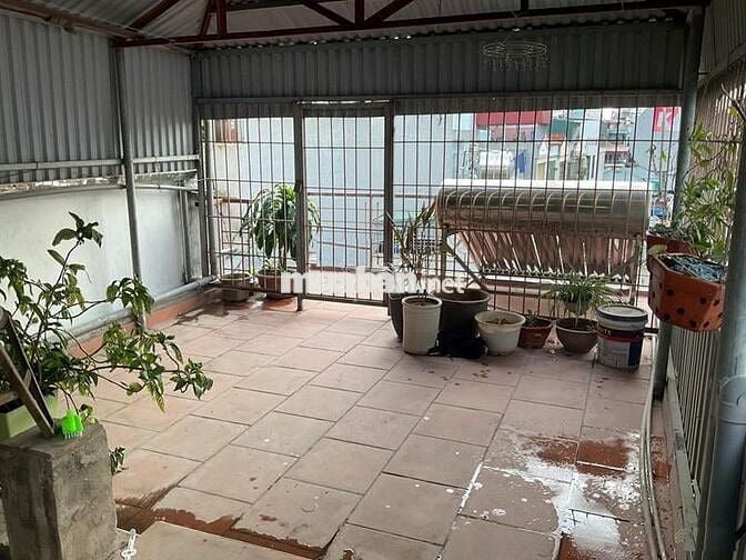 Cho thuê căn nhà 45M2 x 5 tầng có nội thất tại ngõ 29 phố Dịch Vọng