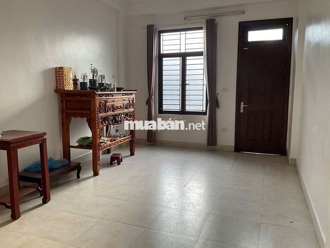 Cho thuê căn nhà 45M2 x 5 tầng có nội thất tại ngõ 29 phố Dịch Vọng