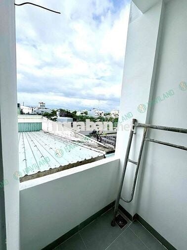 CĂN HỘ GÁC LỬNG MỚI TOANH HOÀ XUÂN CÓ BAN CÔNG THOÁNG