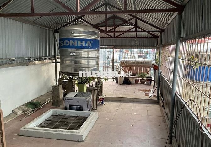 Cho thuê căn nhà riêng ngõ 29 phố Dịch Vọng, Dt 45m2 x 5 tầng có đồ NT