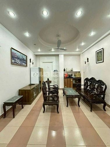 Cho thuê nhà nguyên căn ngõ 62 đường Nguyễn chí Thanh.