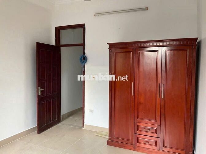 Cho thuê căn nhà 45M2 x 5 tầng có nội thất tại ngõ 29 phố Dịch Vọng