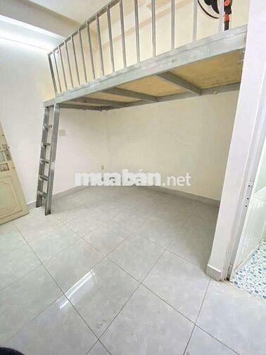 Phòng 22m2. Có gác - Cửa Sổ. Đường số 26 - Ngay GIGAMAILL Thủ Đức