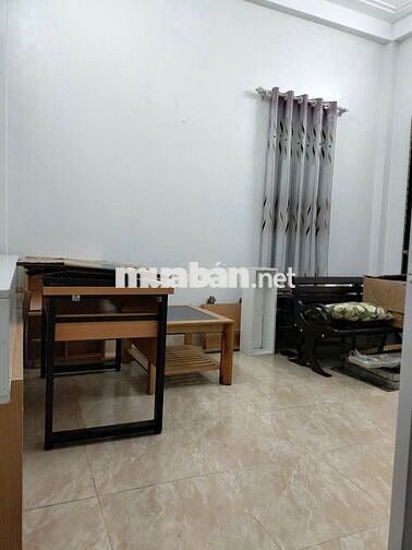 Chính chủ cho thuê văn phòng tại tầng 1 phố Trần Quốc Hoàn, Cầu Giấy