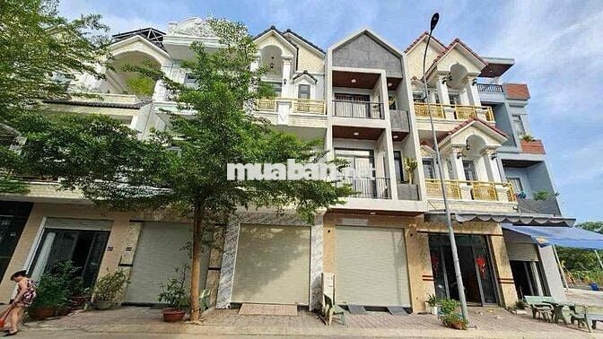 Nhà Phố đả hoàn công KDC PHT 8