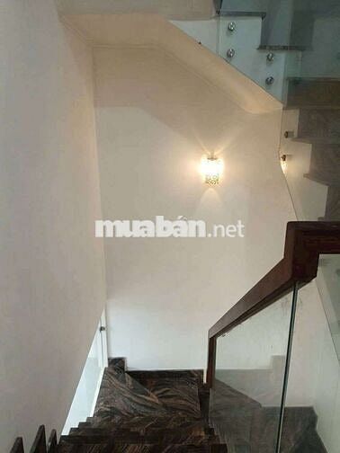 Cho thuê nhà 2 lầu 1 trệt 4pn 4wc Phú lợi