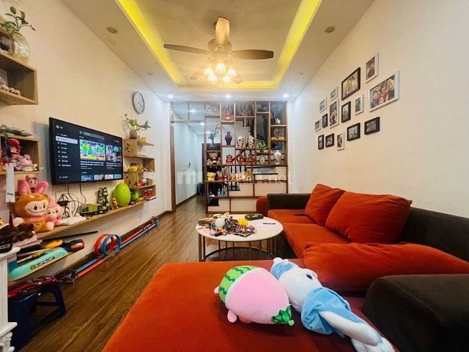 Bán Nhà Phố Chùa Quỳnh-ÔTÔ Đỗ Cửa-2Mặt Ngõ Thông-50m2/4Tầng-Hơn 13Tỷ