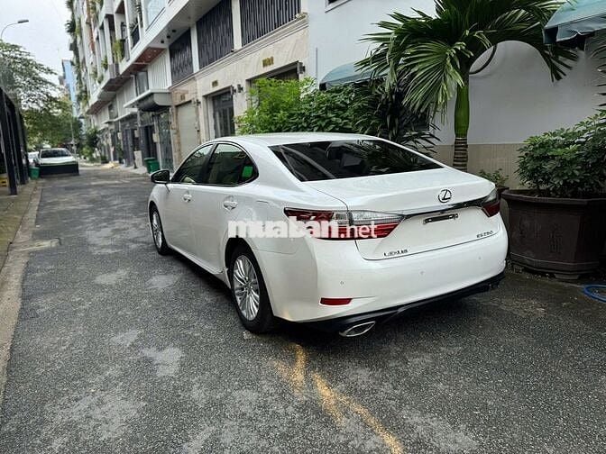 Lexus ES  250 2015 - 60000 km