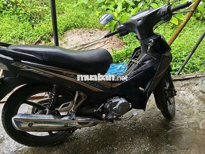 Cần bán xe honda ware Blade 2017